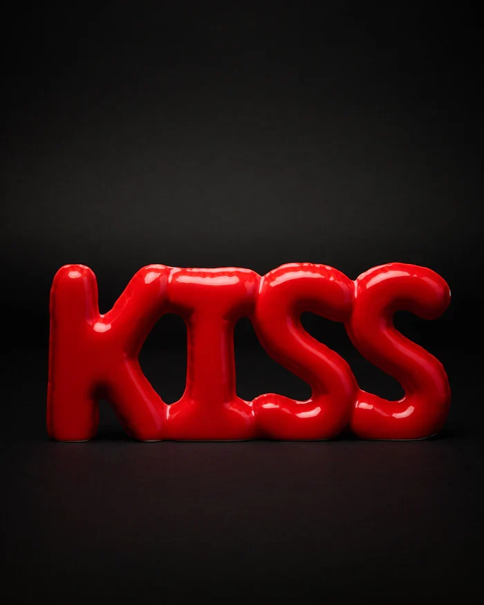 KISS RED