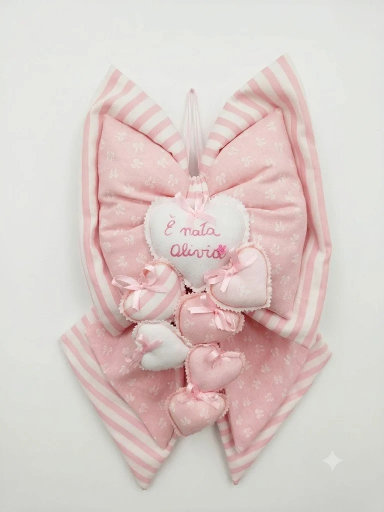 Fiocco Nascita Artigianale Rosa con Cuori Applicati